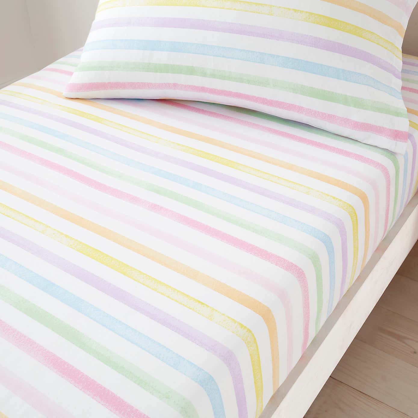 Rainbow Hearts Pack of 2 Fitted Sheets