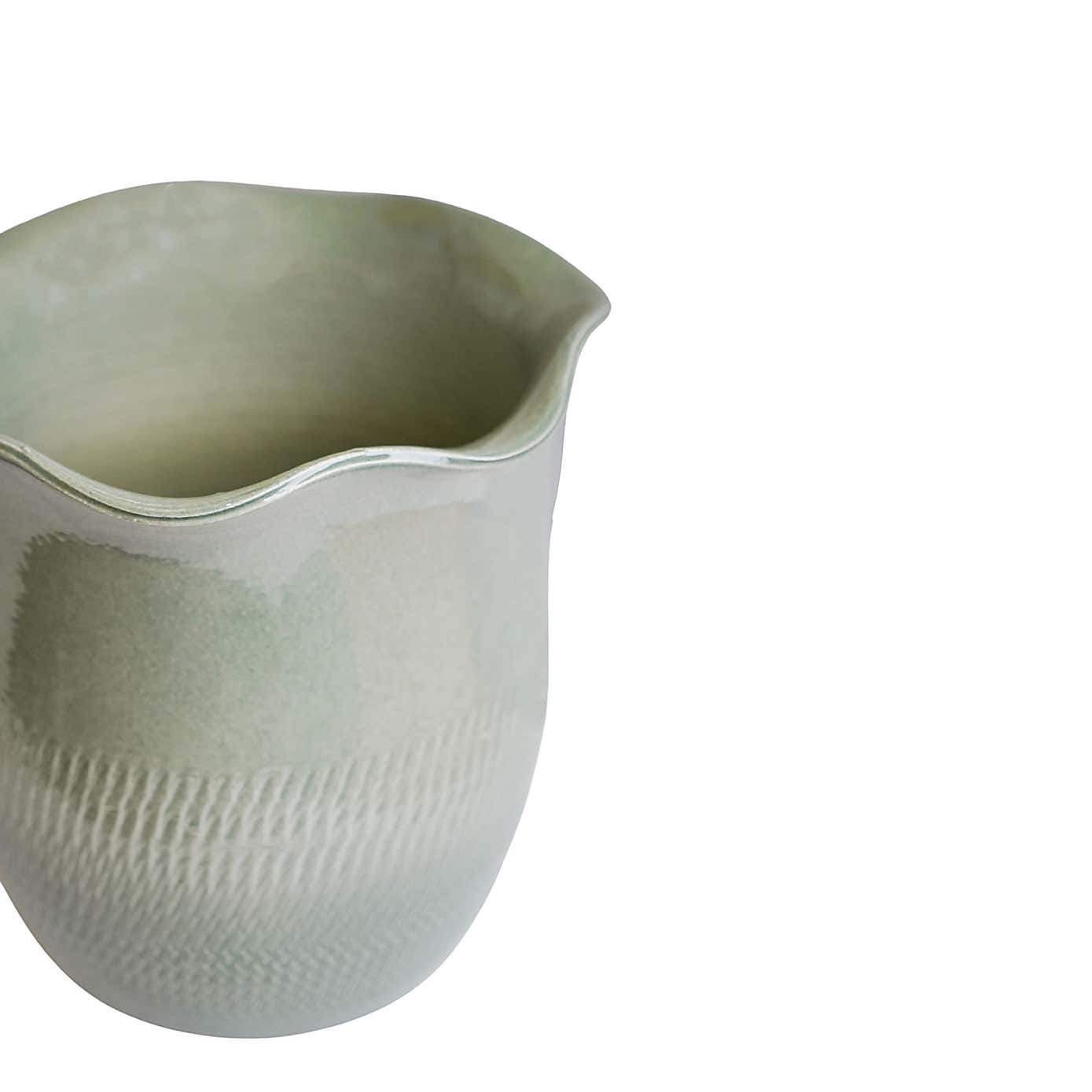 Camellia Scalloped Edge Ceramic Plant Pot