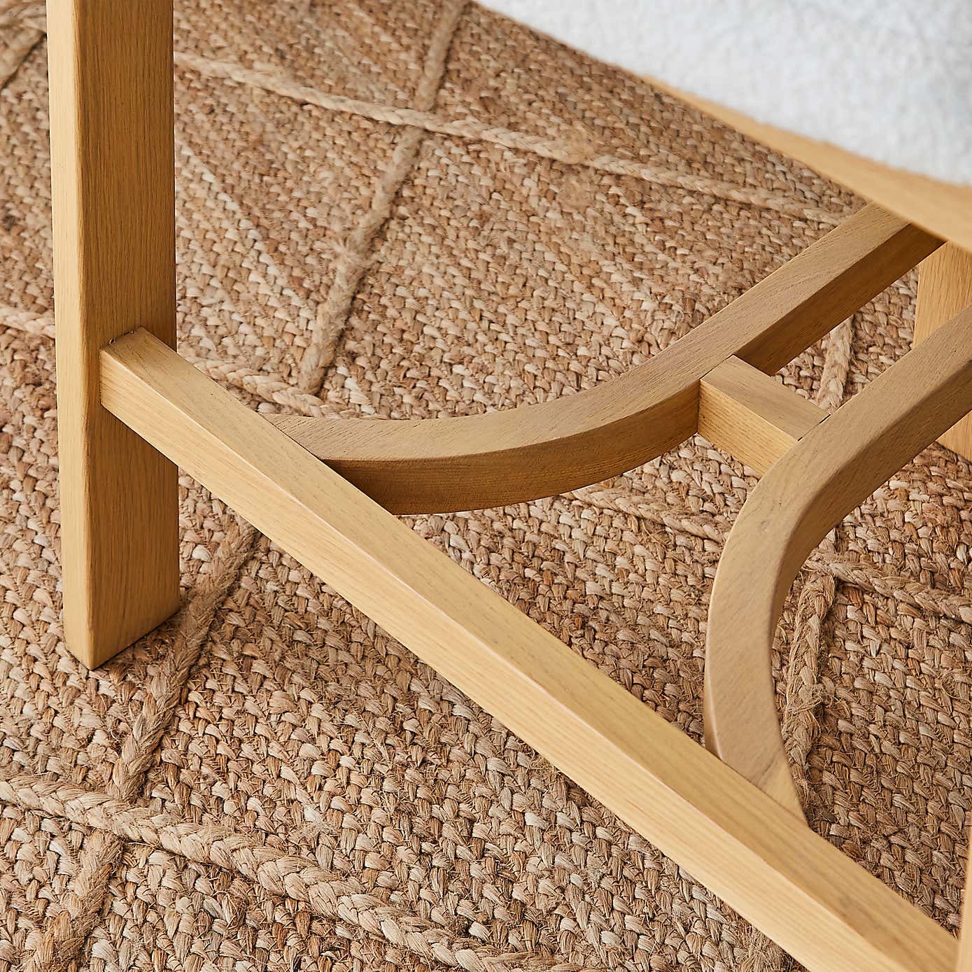 Lovato Barstool, Boucle