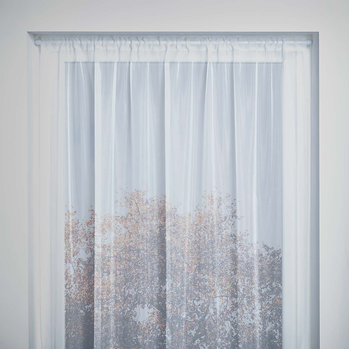 Extendable White Tension Rod