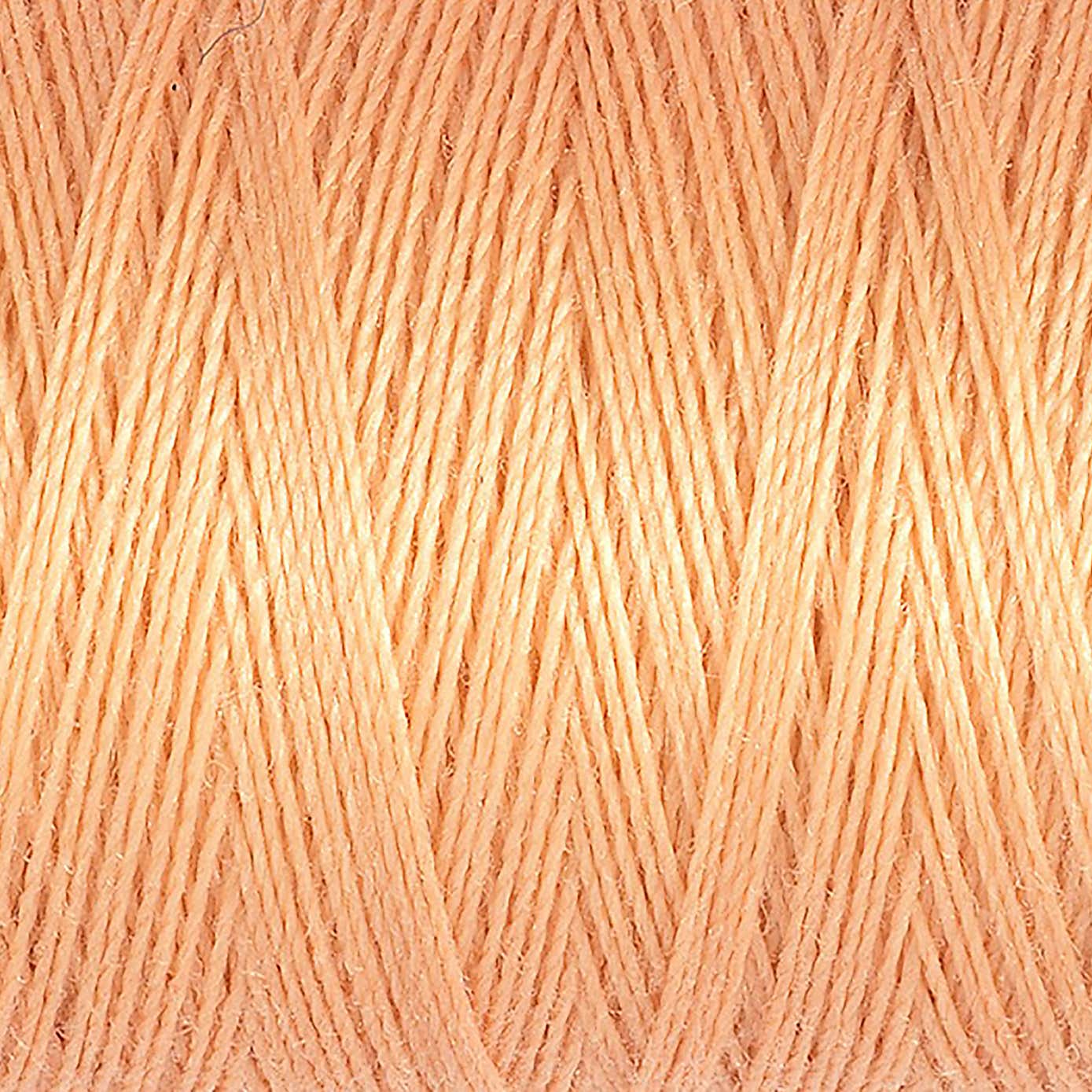 Gutermann Sew All Thread 100m Powder Puff (979)