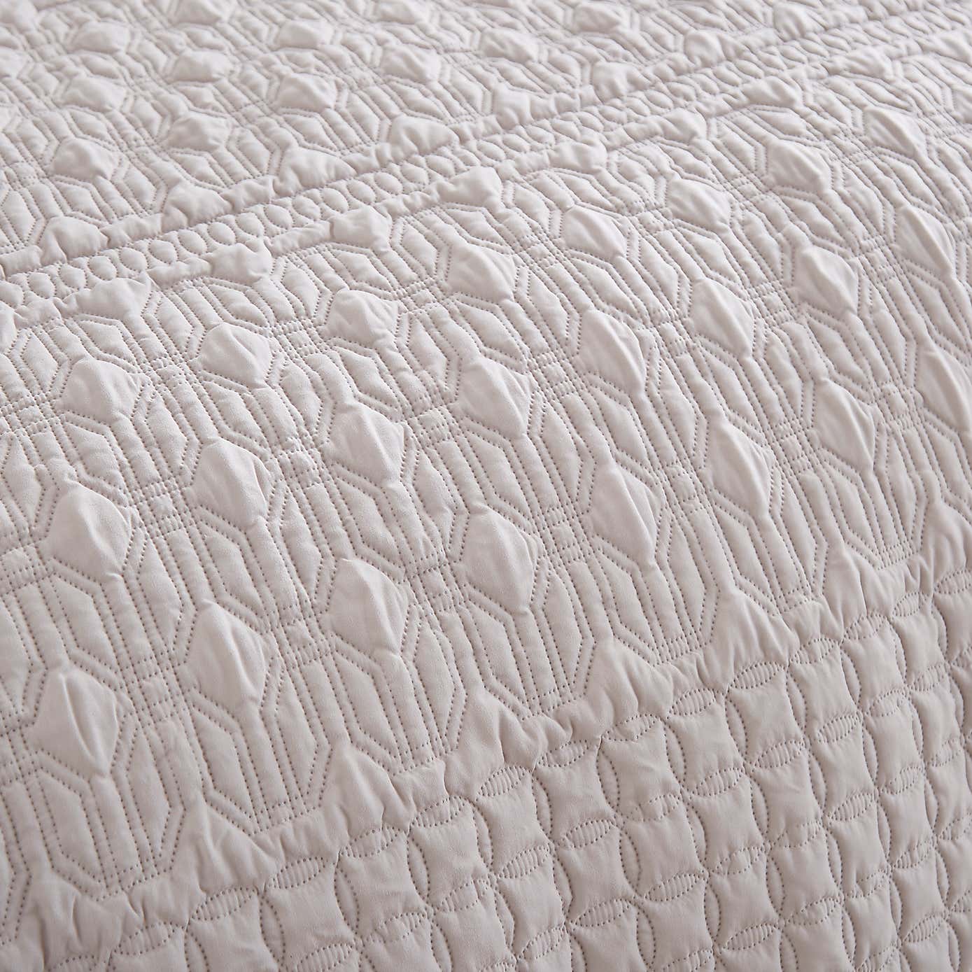 Billie White Duvet Cover and Pillowcase Set