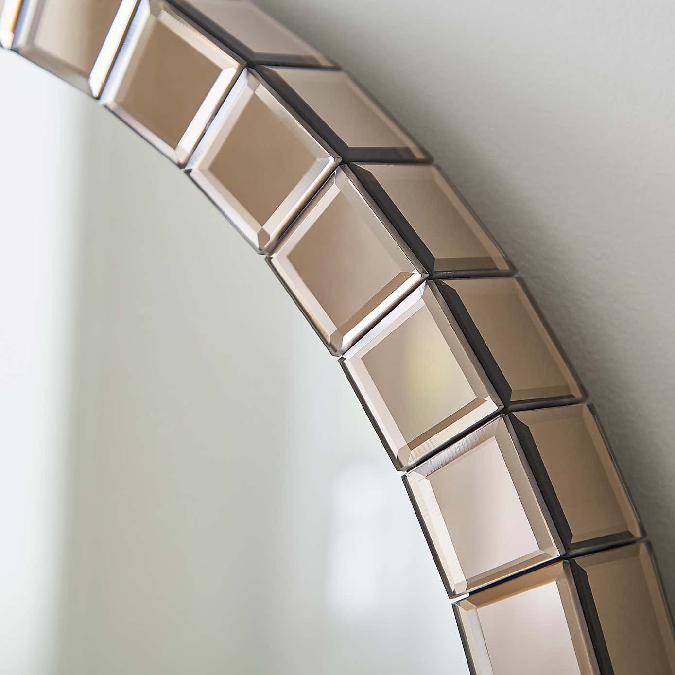 Mirrored Edge Round Wall Mirror