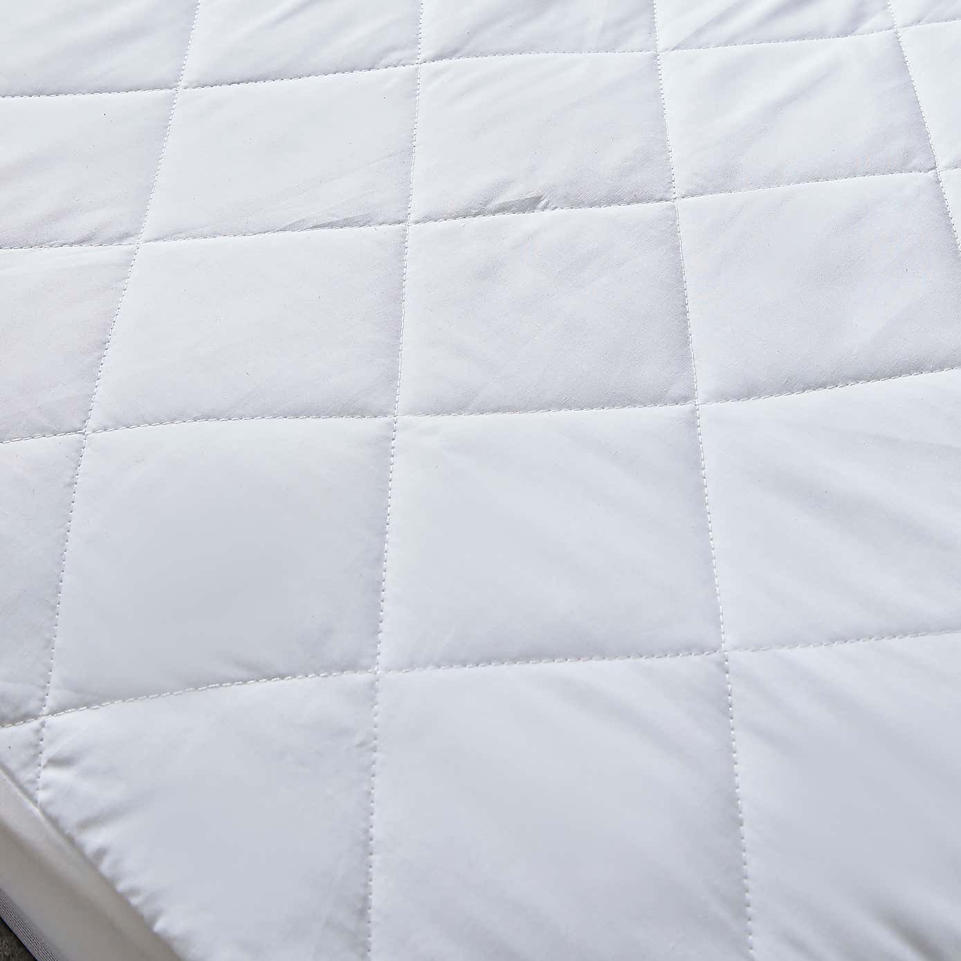 Soft Easycare Polycotton Mattress Protector