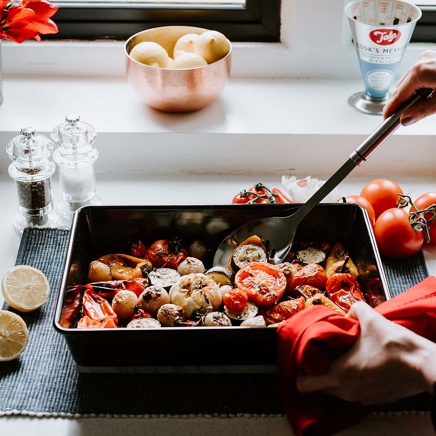 Tala Performance 34x24cm Roaster