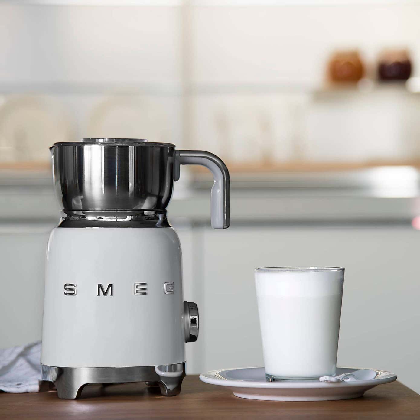 SMEG Milk Frother