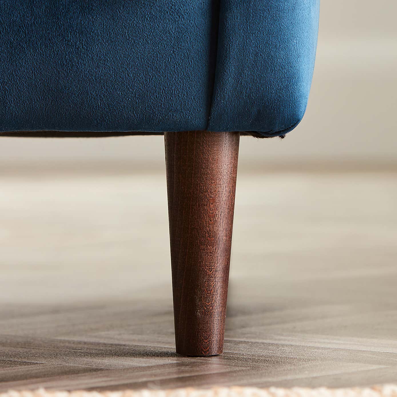 Anton Opulent Velvet Snuggle Chair