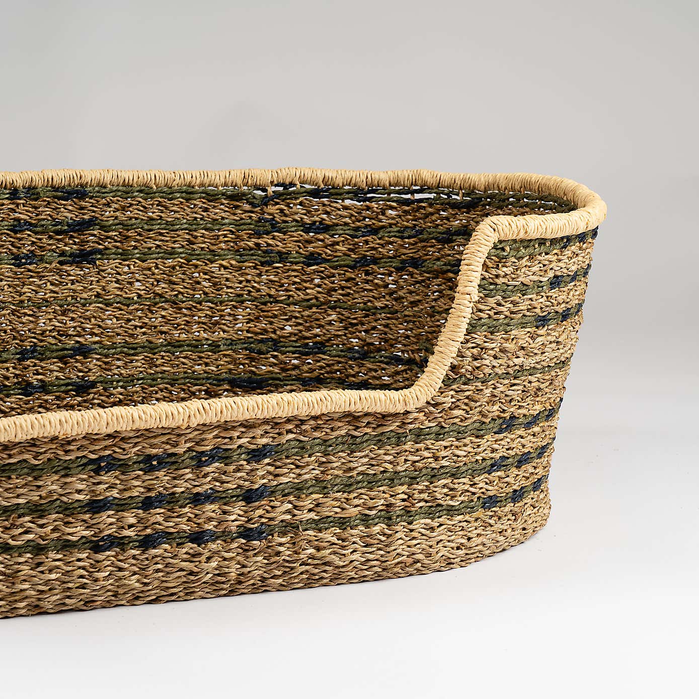 Check Woven Pet Bed