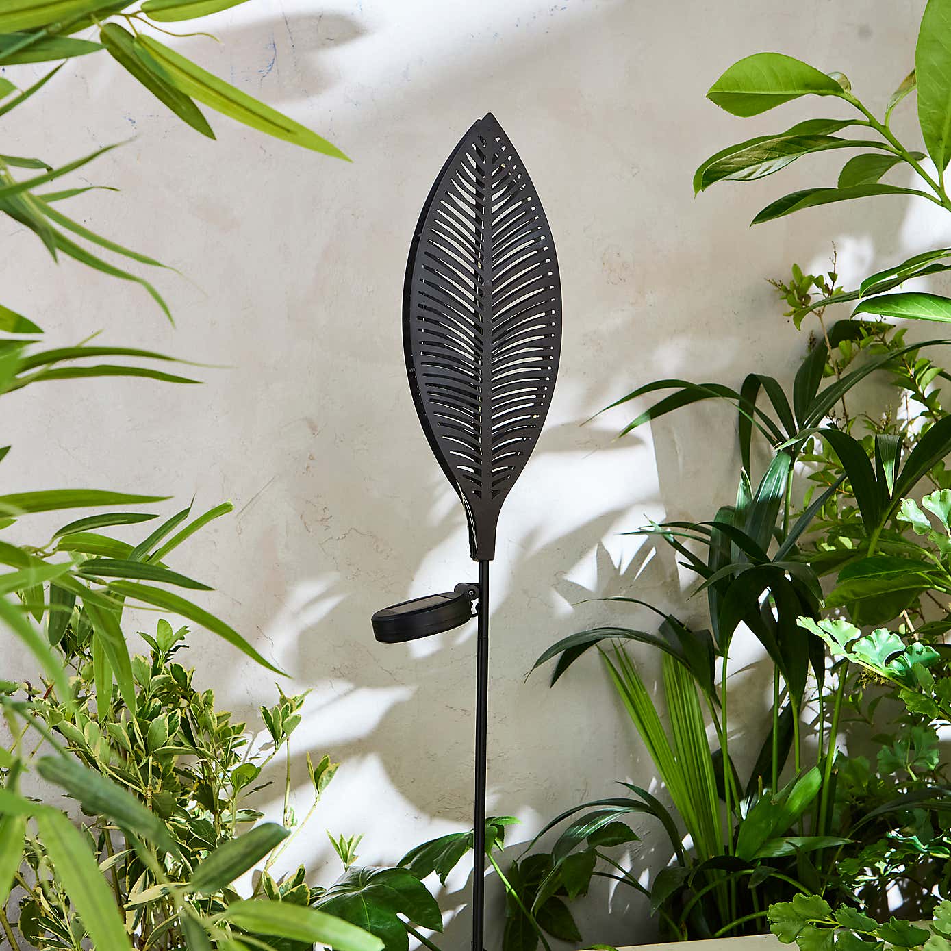 15 LED Solar Metal Leaf Stake Light