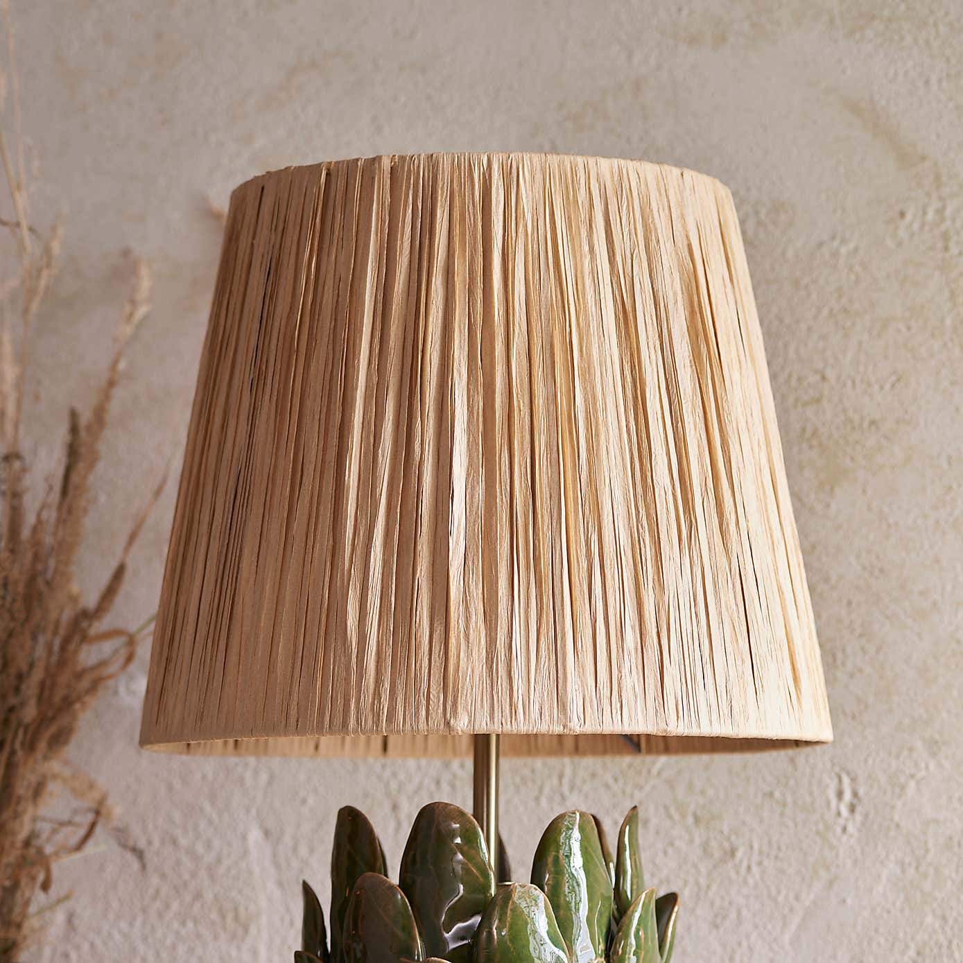 Vogue Tiered Leafs Table Lamp