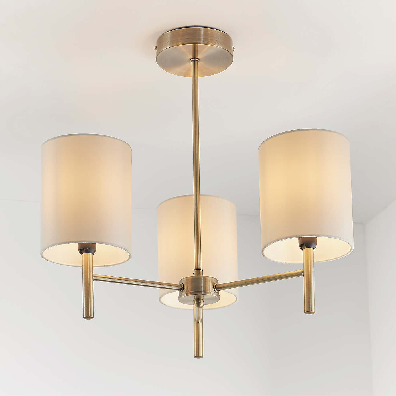 Vogue Dewey 3 Light Flush Ceiling Fitting