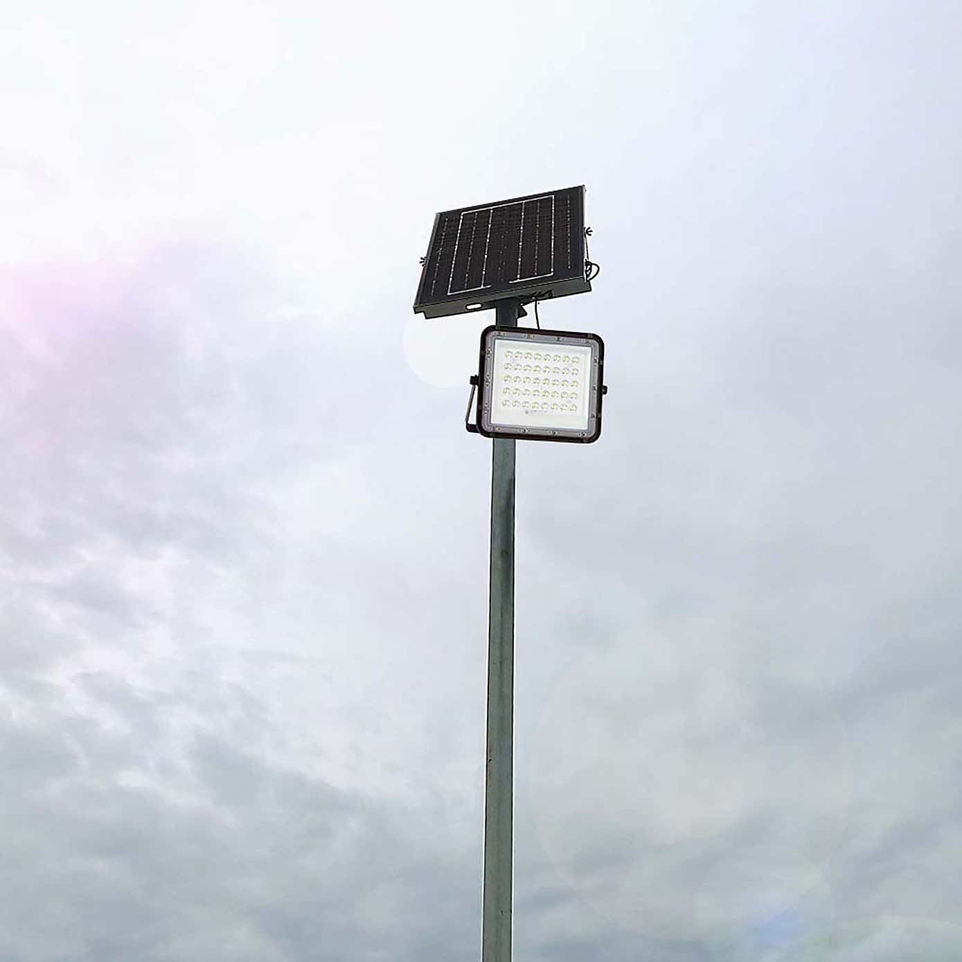 V-TAC 40W LED Solar Floodlight Outdoor Wall Light