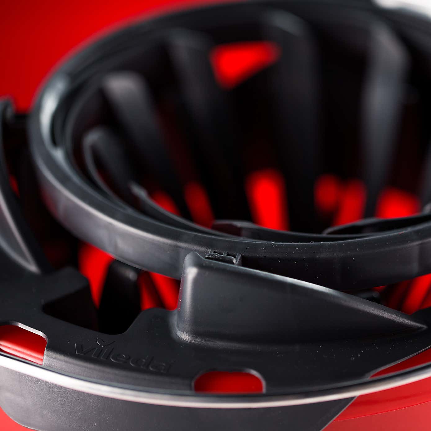 Vileda SuperMocio Mop Bucket and Torsion Wringer