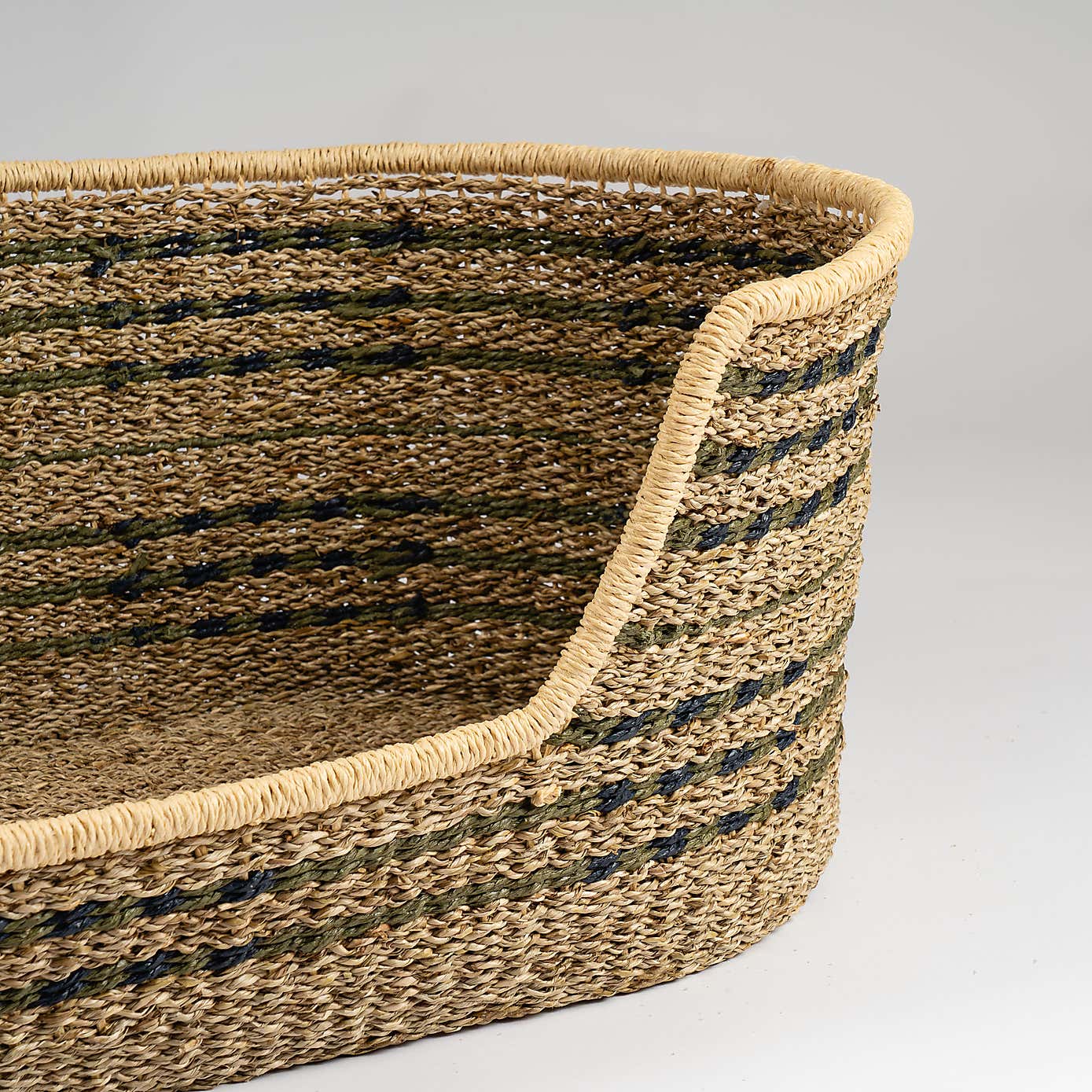 Check Woven Pet Bed
