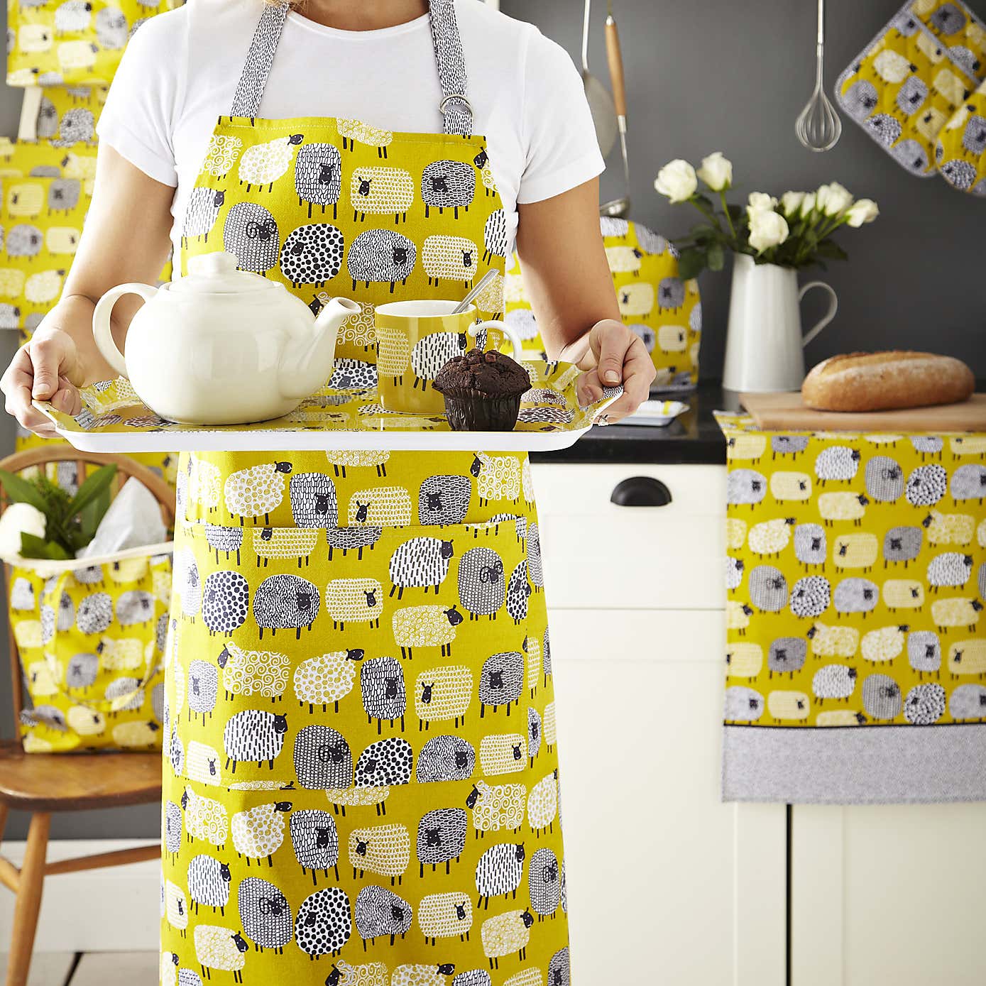 Ulster Weavers Dotty Sheep Apron