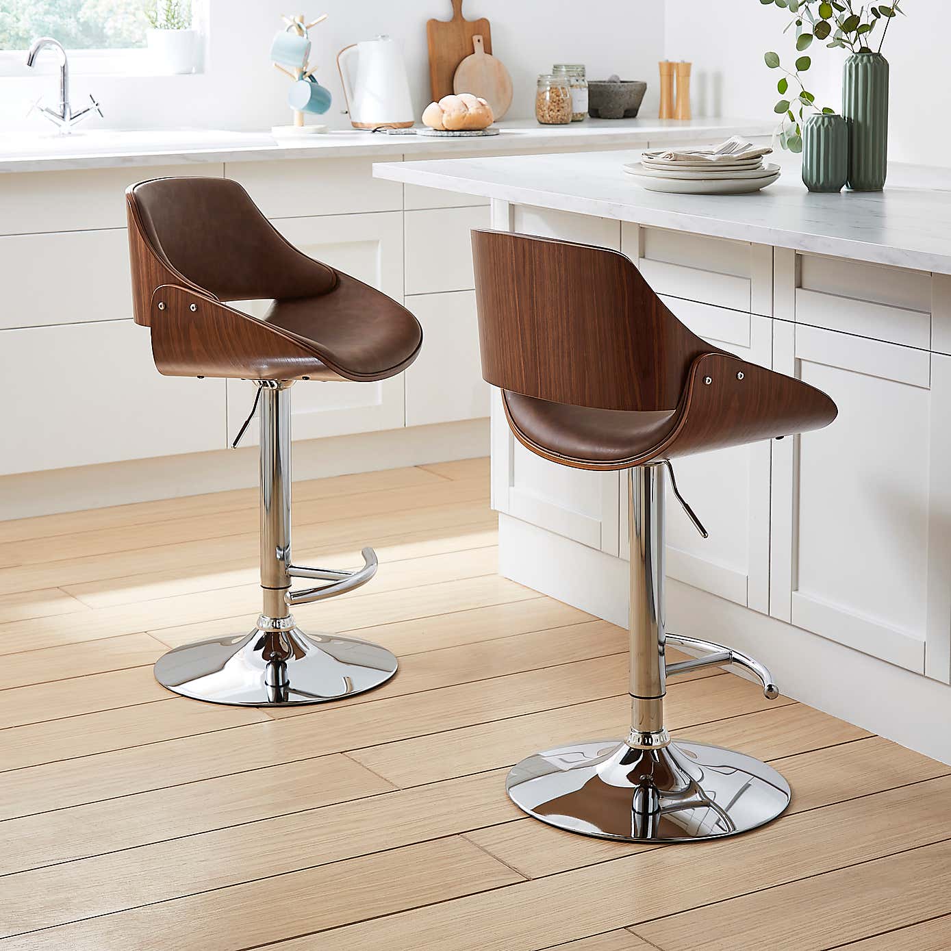 Trento Black Adjustable Gas lift Bar Chair