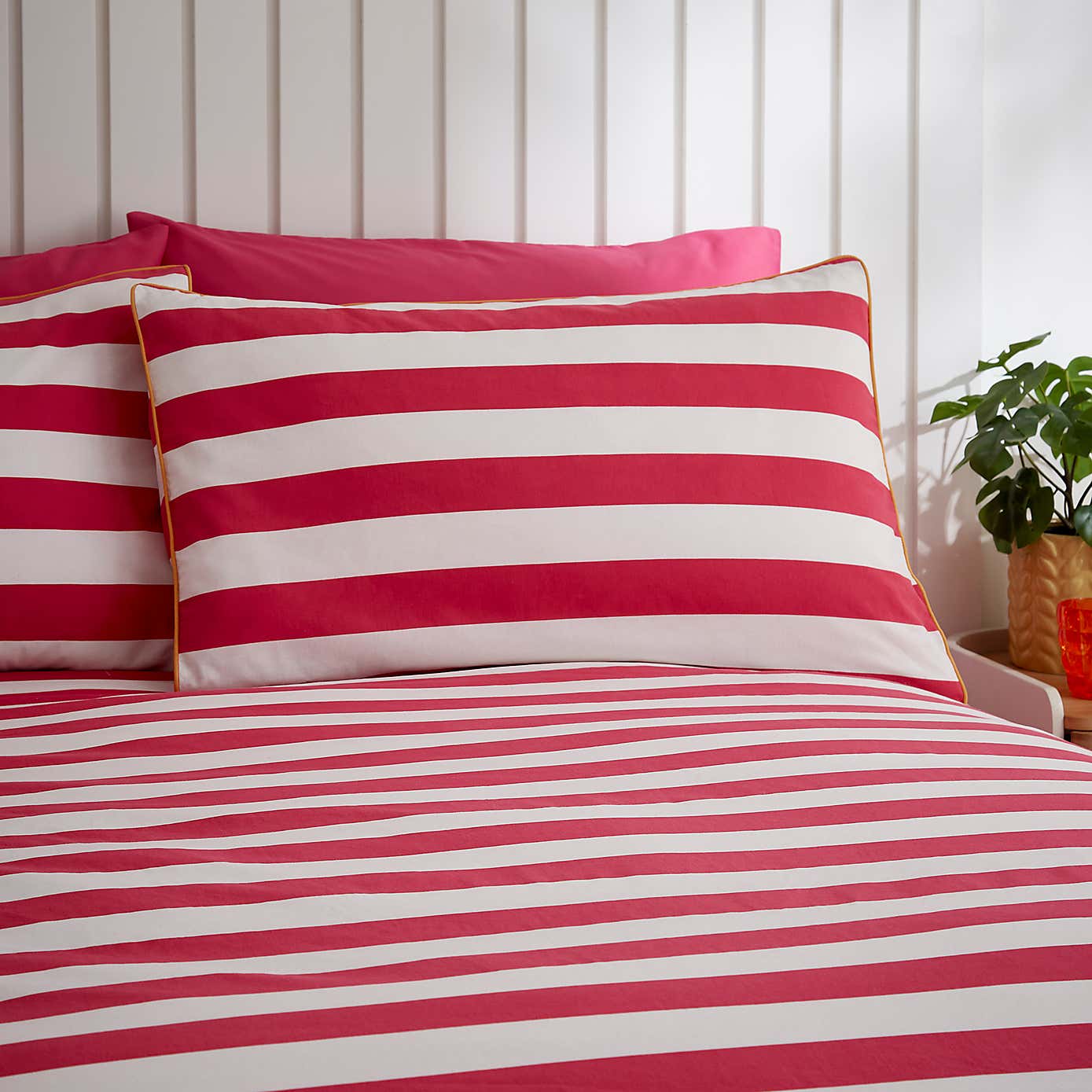 Elements Bold Stripe Magenta Cotton Duvet Cover and Pillowcase Set