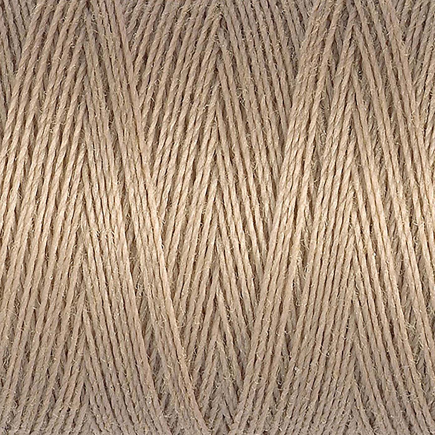 Gutermann Sew All Thread Ash Beige (215)
