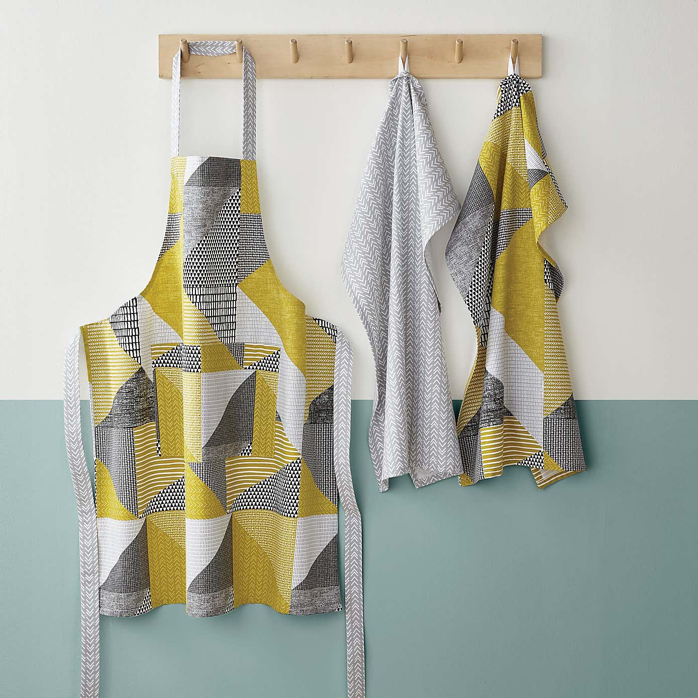 Catherine Lansfield Larsson Geo Apron
