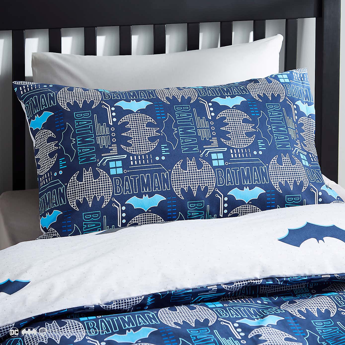 Batman Reversible Grey Duvet and Pillowcase Set