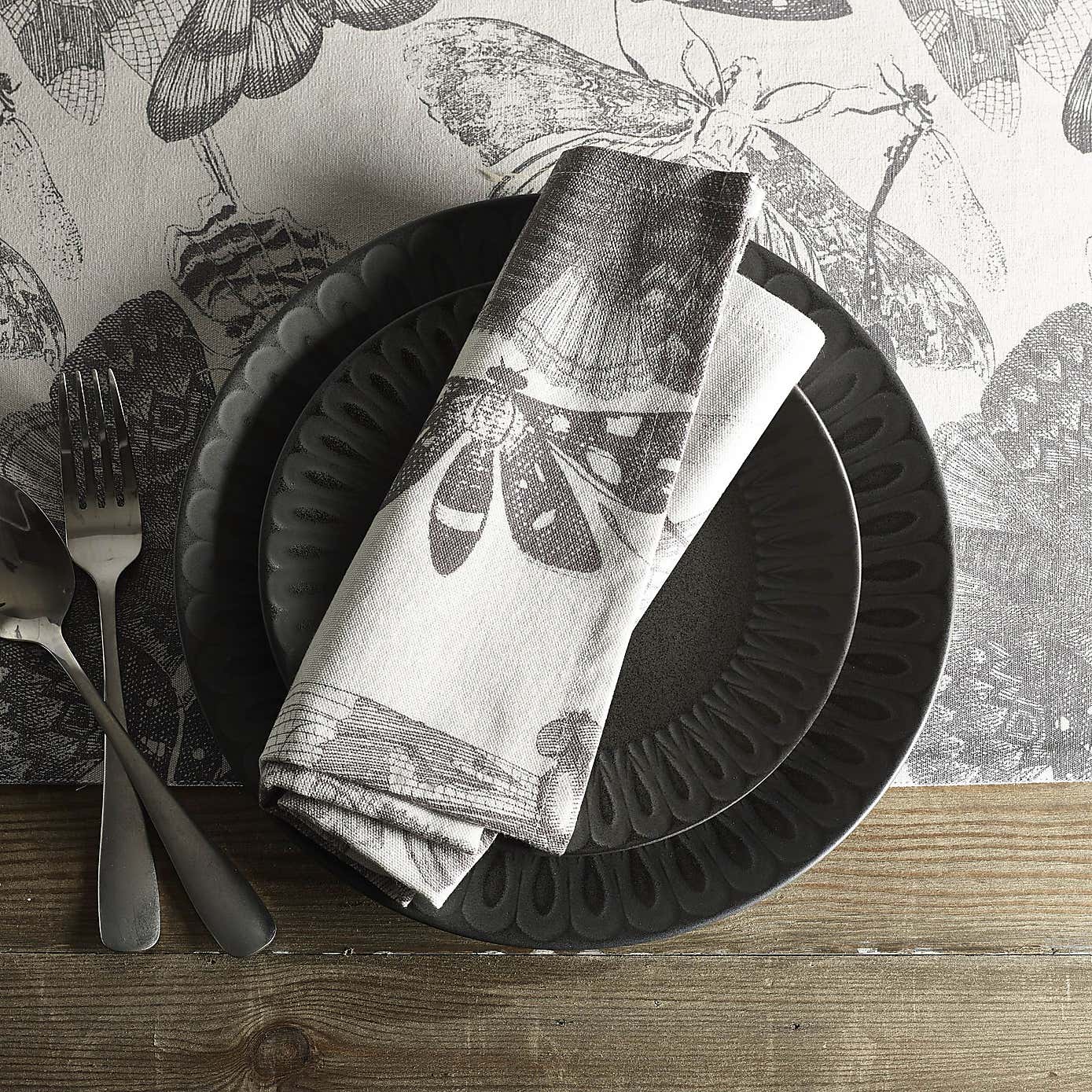 Set of 4 Kew Living Jewels Napkins