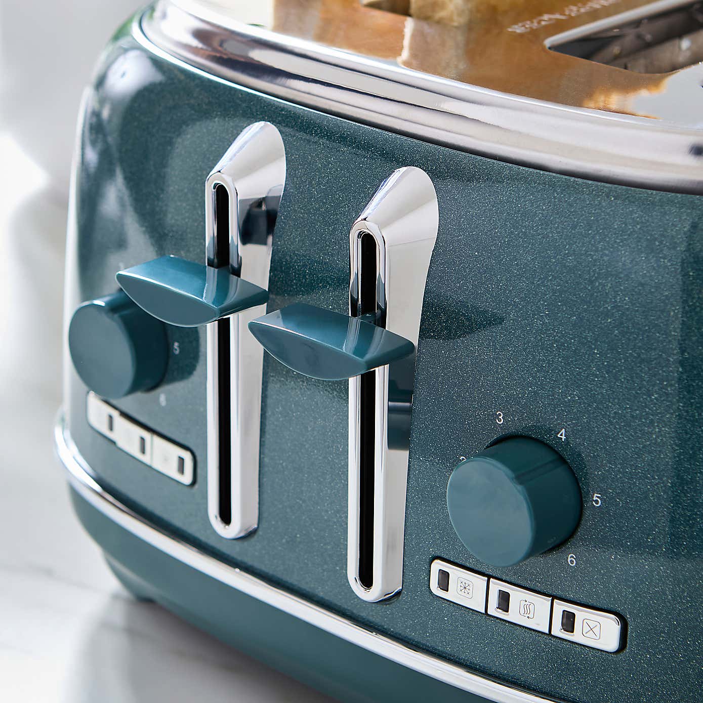 Montreal 4 Slice Toaster Navy