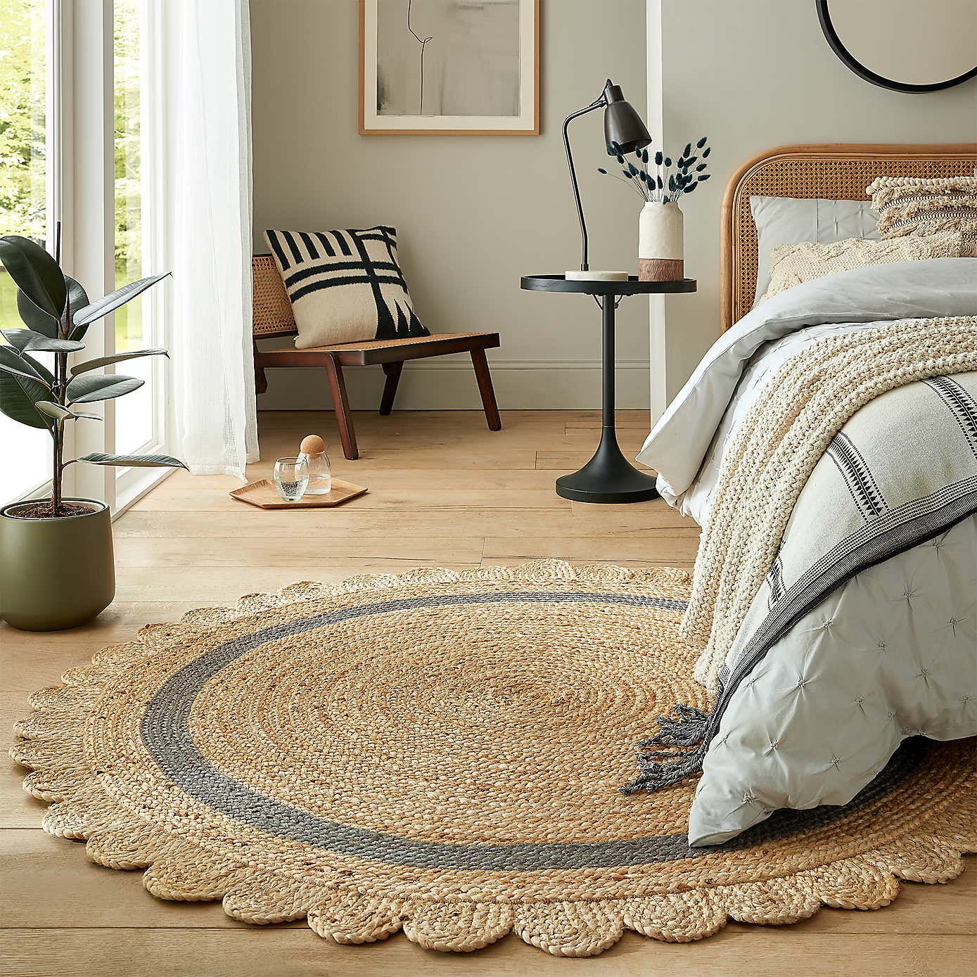 Grace Jute Scallop Round Rug