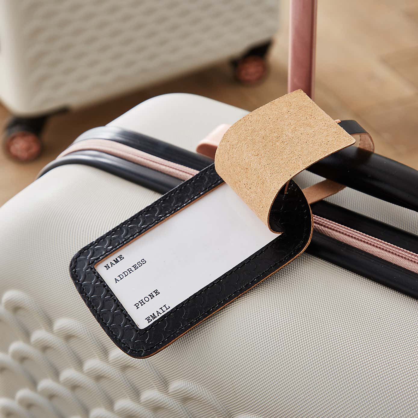 Scalloped Luggage Tag