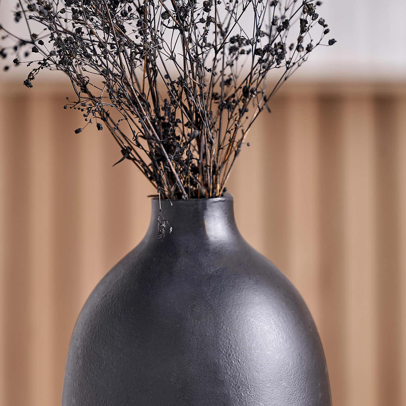 Black Metal Bullet Vase