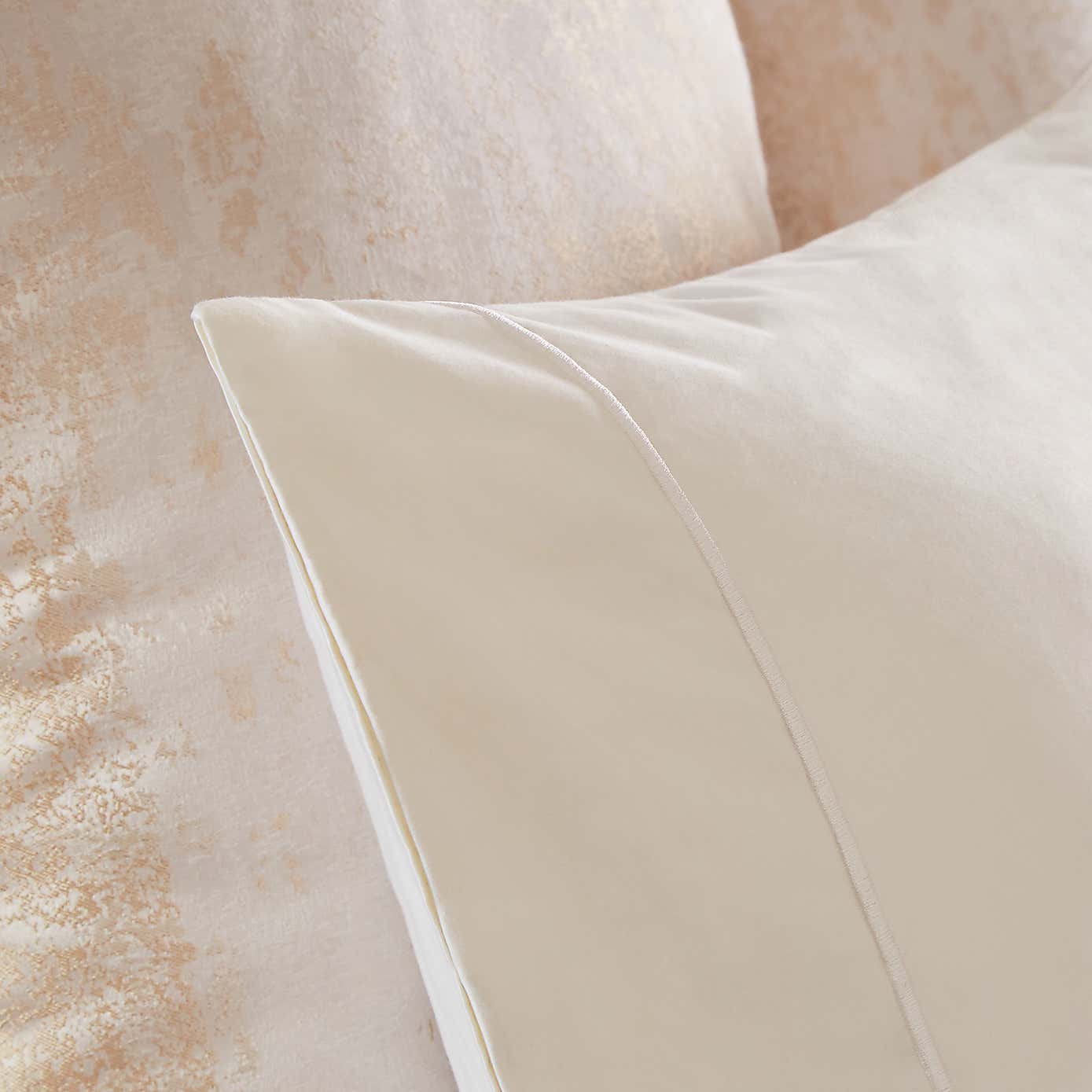 Dorma Egyptian Cotton 1000 Thread Count Cream Housewife Pillowcase