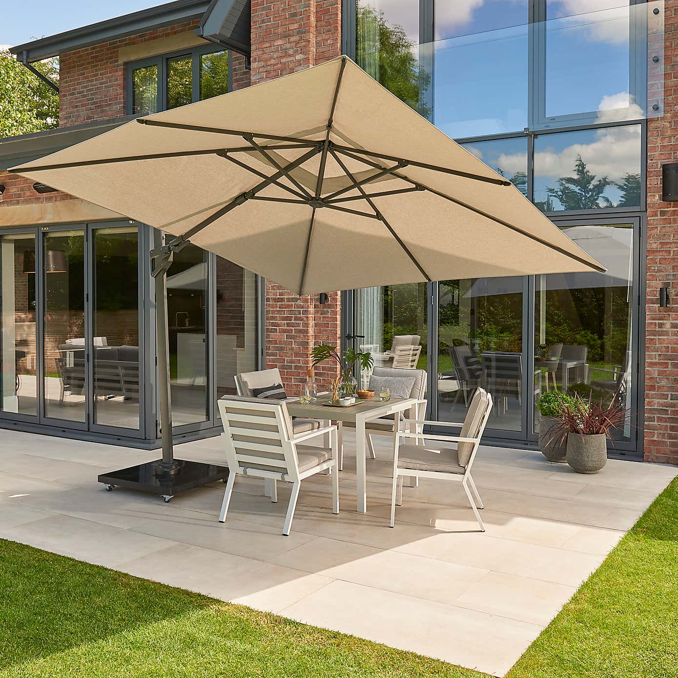 Royce Ambassador Smoke Grey Tilt Parasol