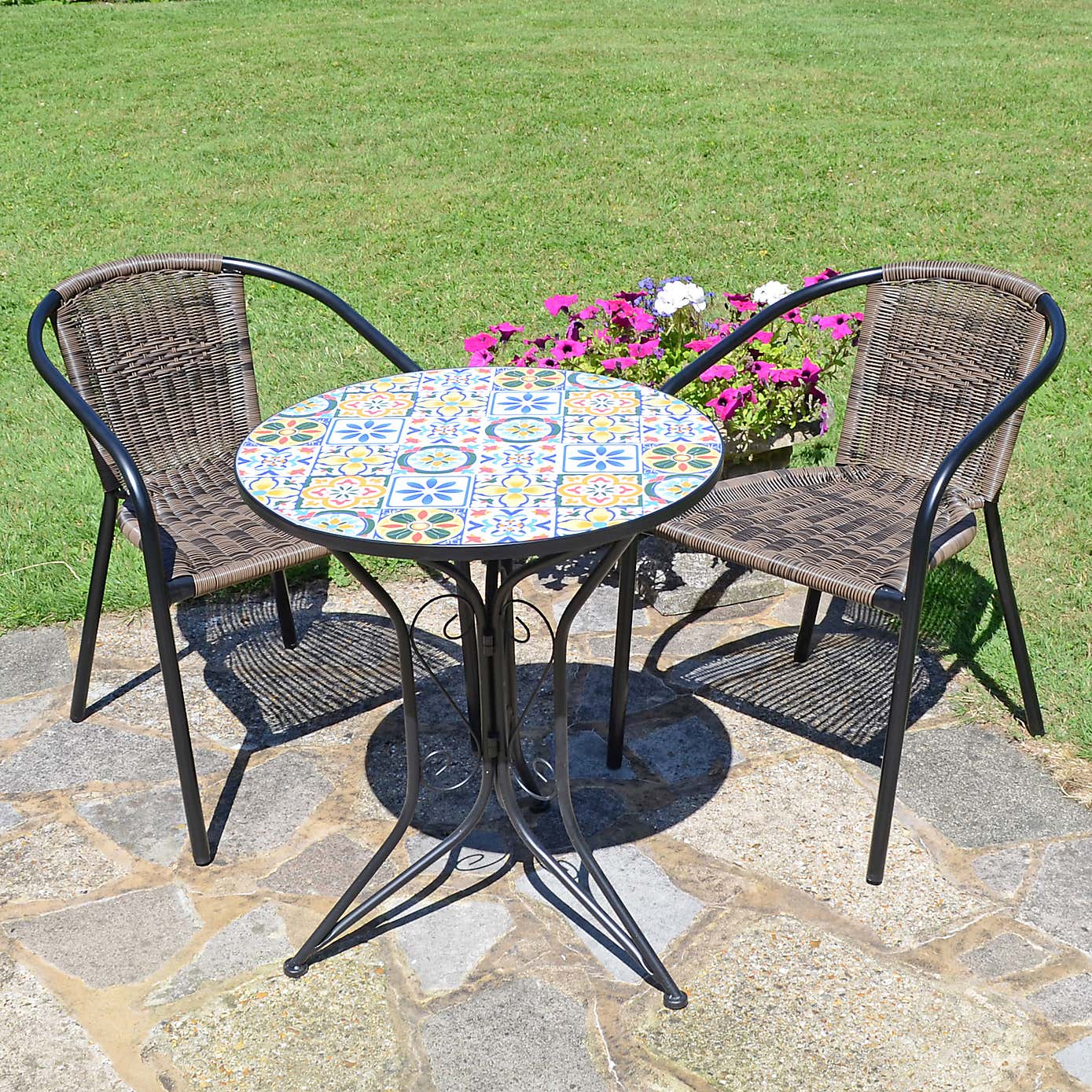 Summer Terrace Charlotte Round Bistro Table with 2 Springdale Chairs