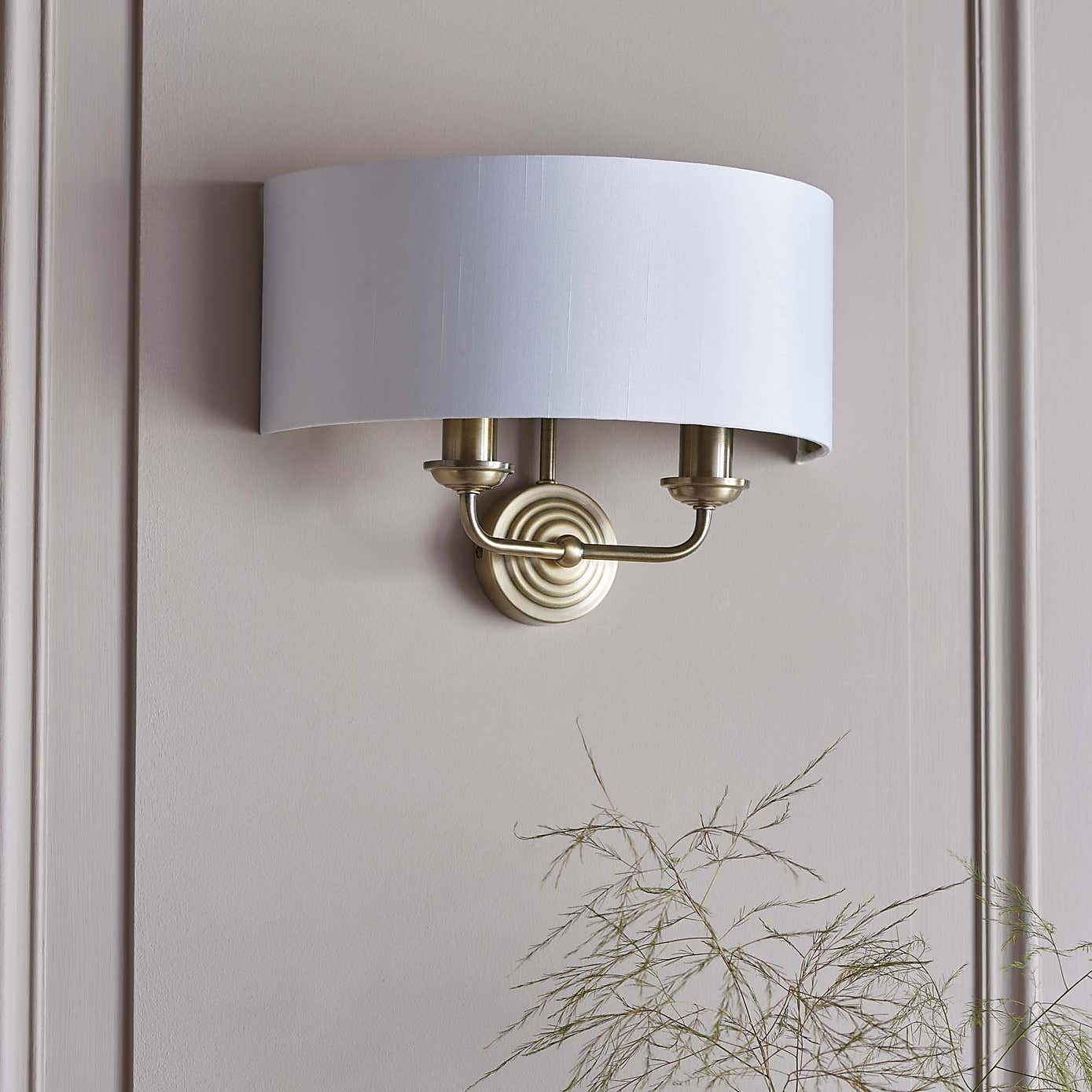Vogue Sandringham 2 Light Wall Light
