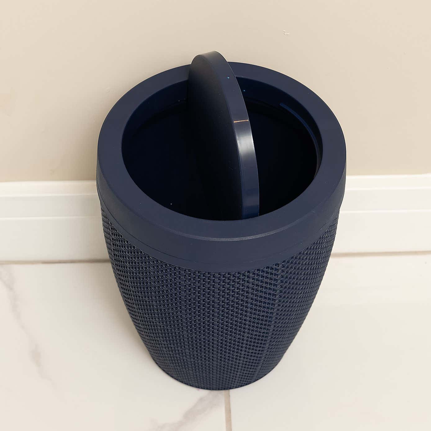 Addis Hessian Swing Lid Bathroom Bin