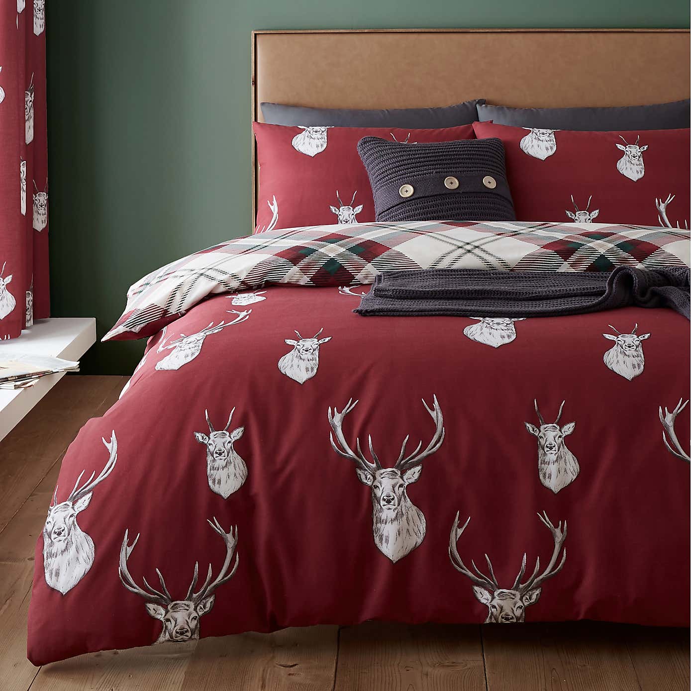 Catherine Lansfield Munro Stag Eyelet Curtains