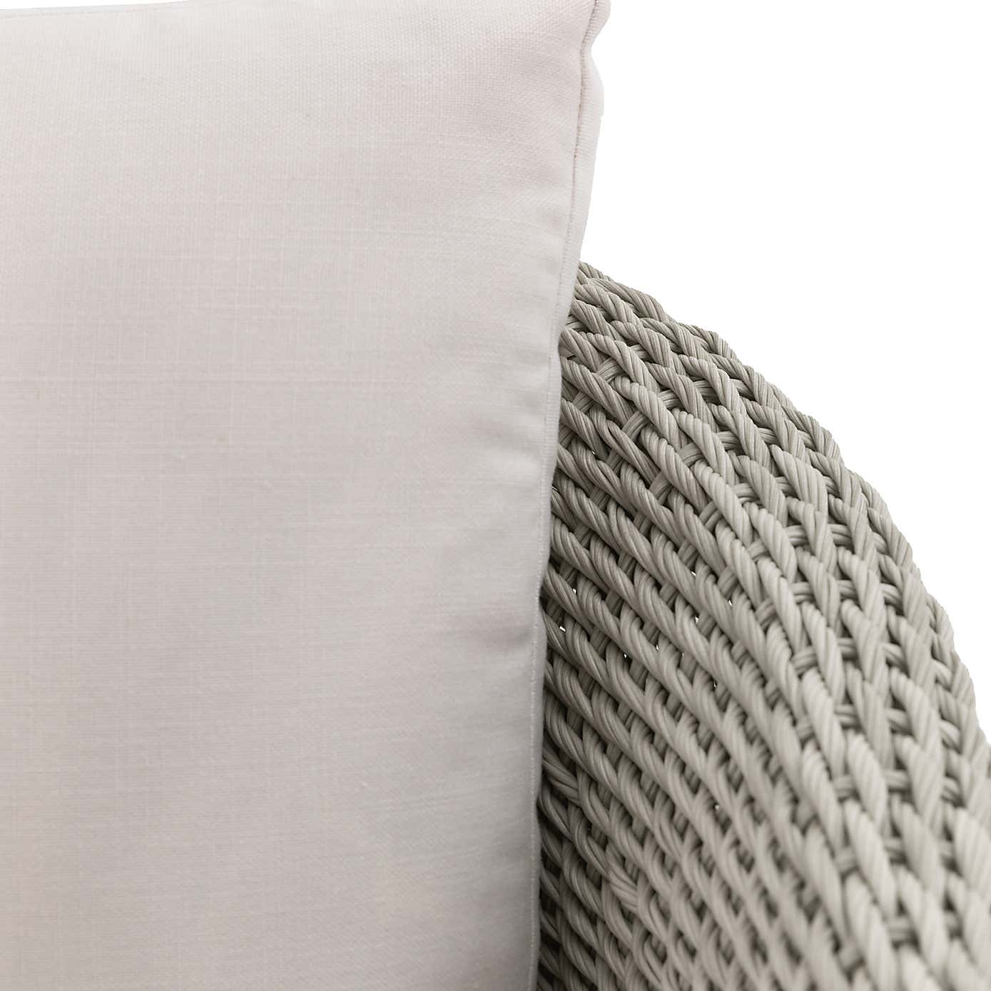 Cedar & Sage Forio Outdoor Swivel Chair