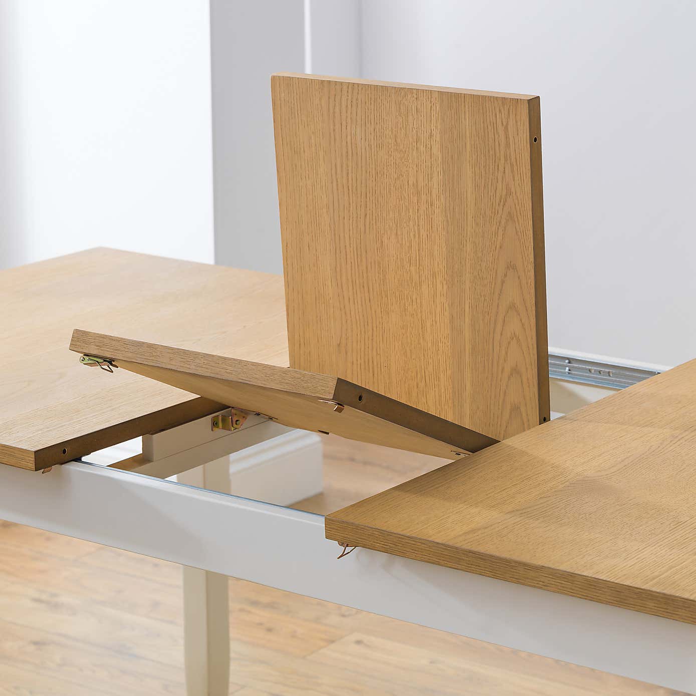 Davenport Extending Dining Table with 6 Chairs