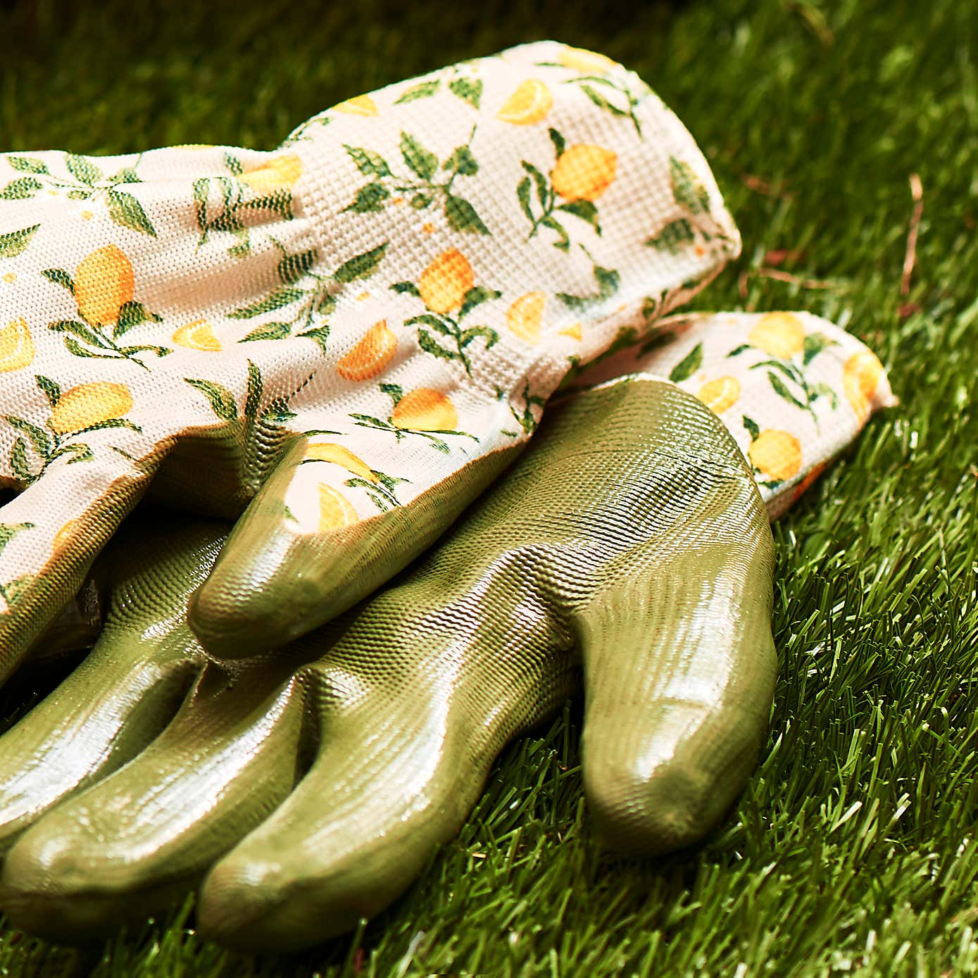 Sicilian Lemon Seed and Weed Gloves (Medium - Size 8)