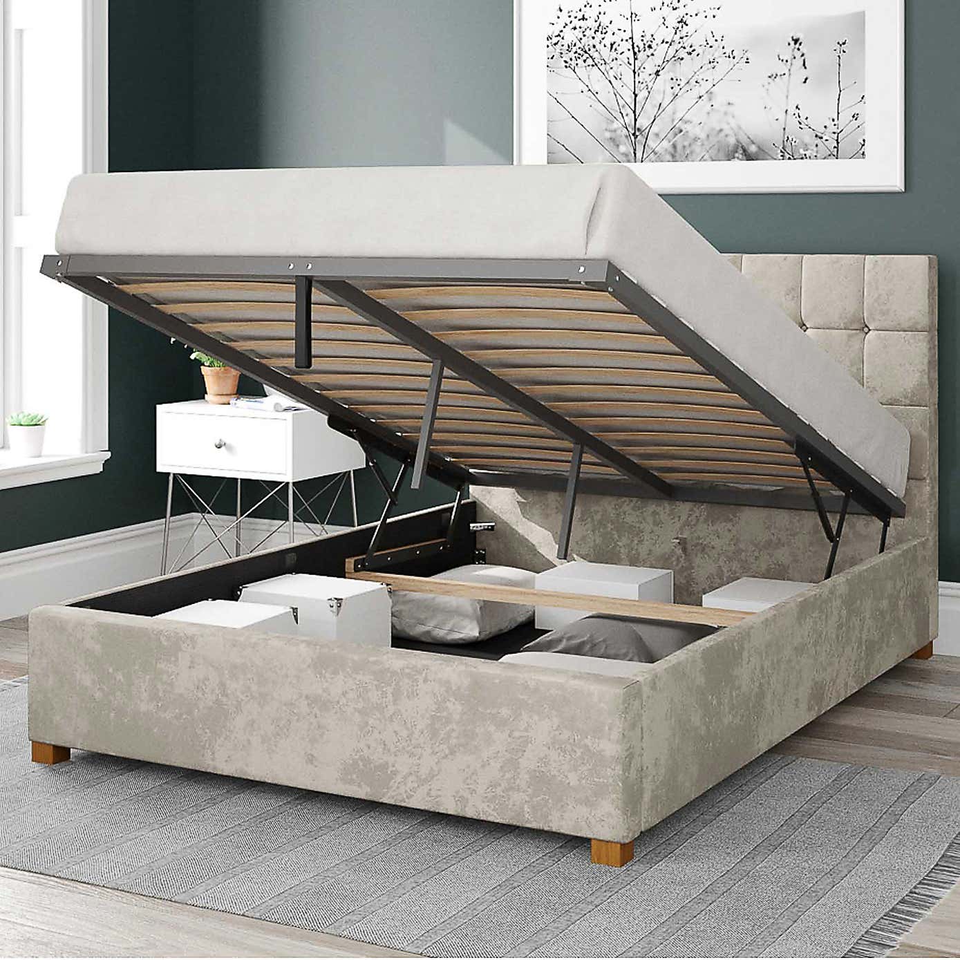 Sinatra Mirazzi Velvet Ottoman Bed