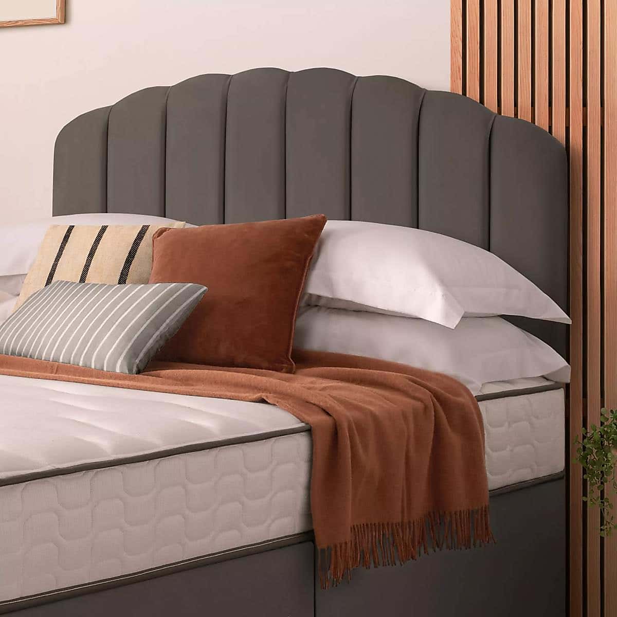 Silentnight 2 Drawer Divan Bed With Velvet Merlin Headboard