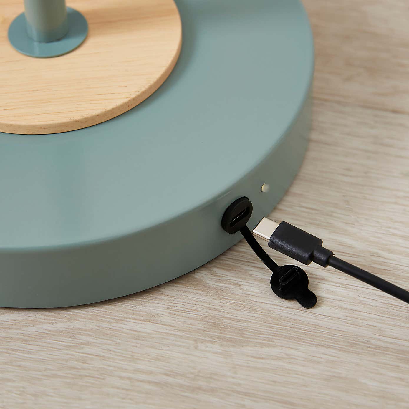 Remi Scalloped Rechargeable Metal Floor Lamp