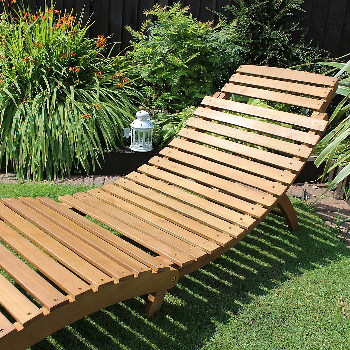 Acacia Folding Curved Wooden Lounger