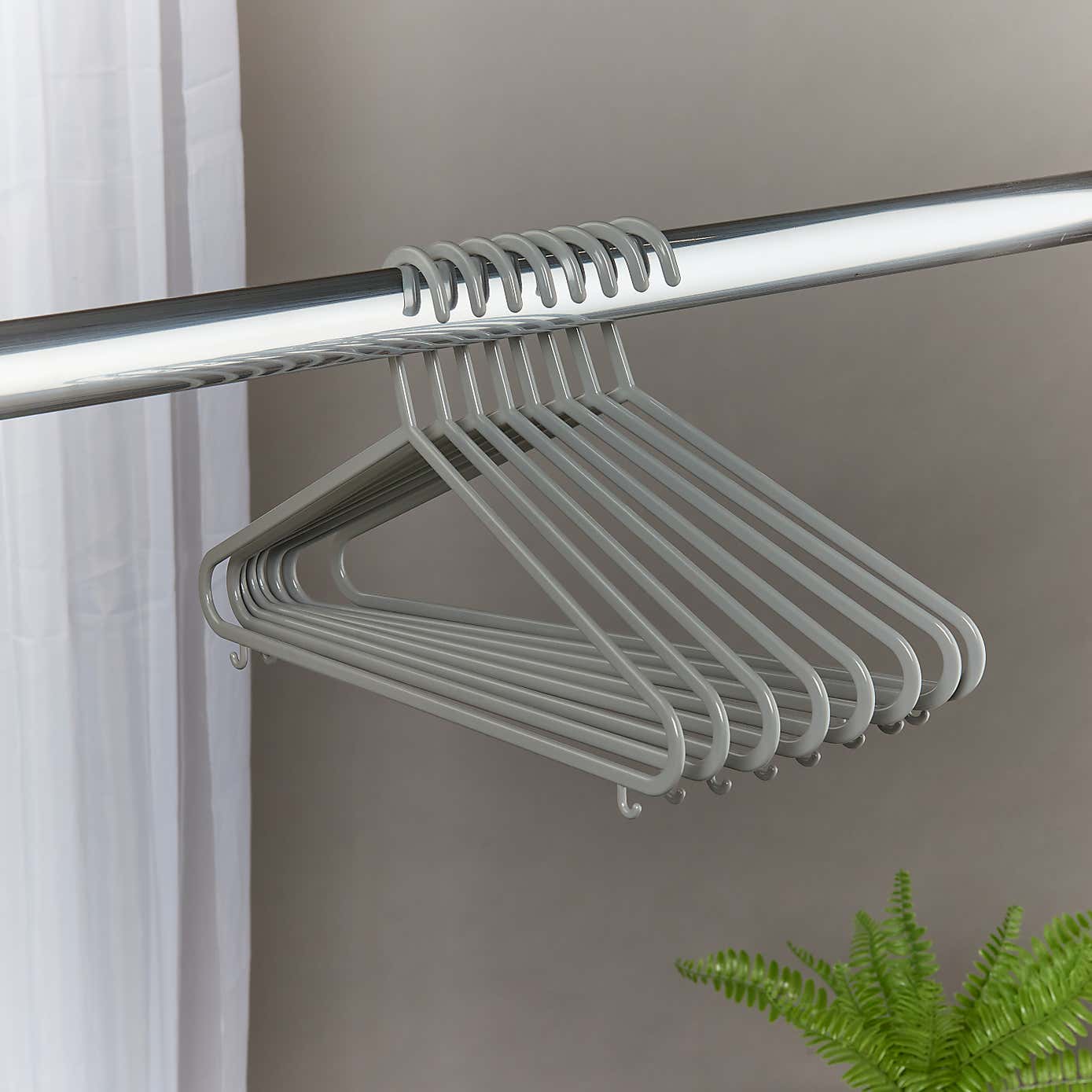 Set of 8 Plastic Hangers