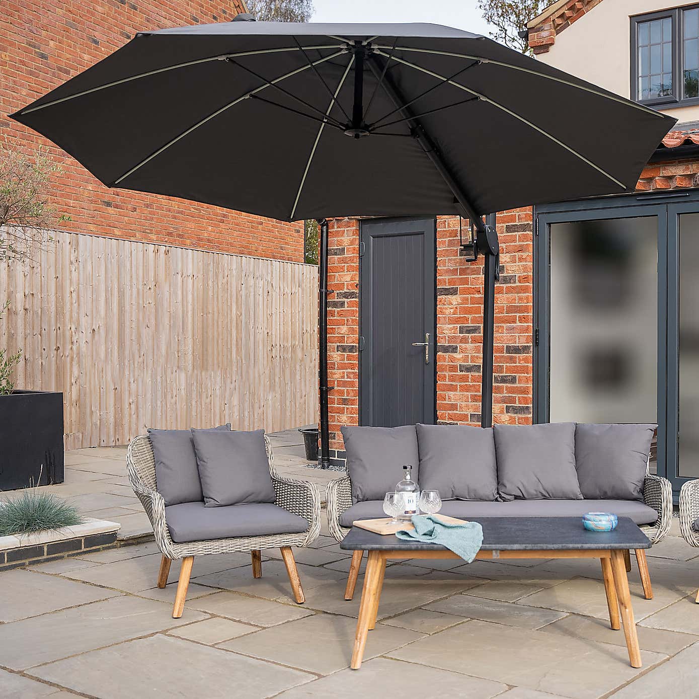 One Box 3m Round Parasol with Water Base