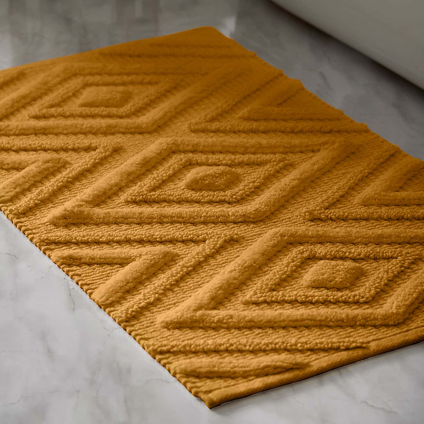 Global Woven and Tufted Bath Mat