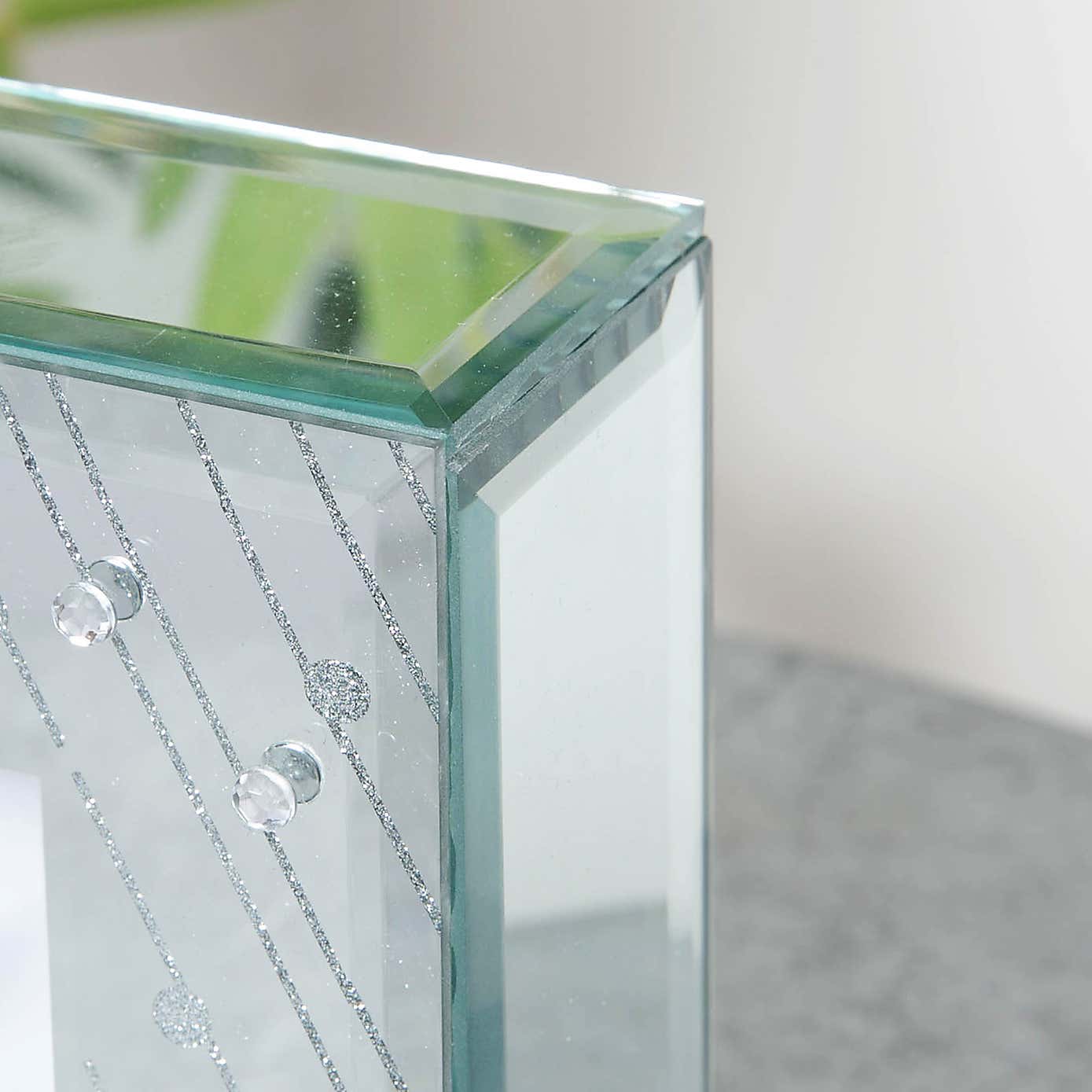 Hestia Mirrored Raindrop Mantel Clock