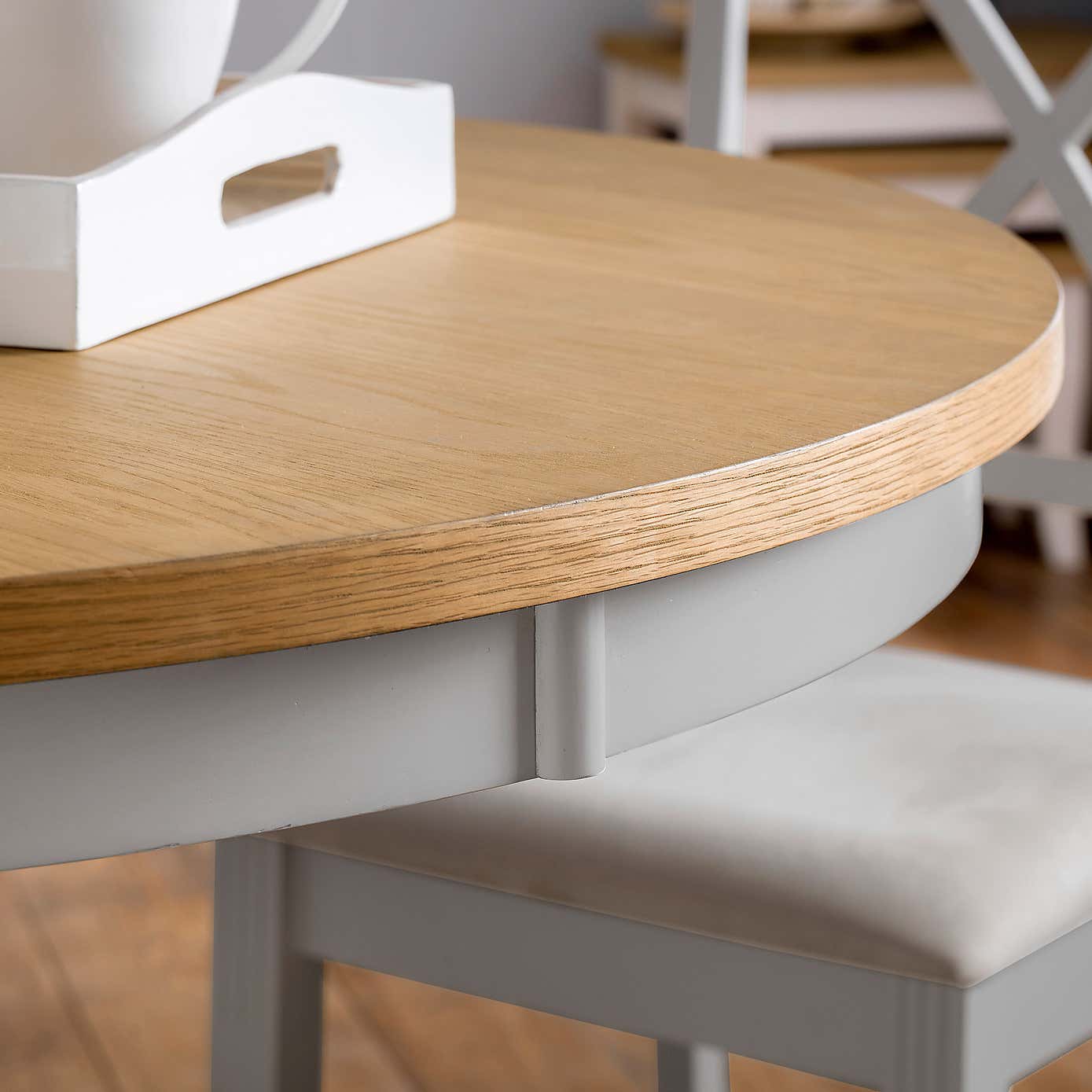 Davenport Round Pedestal Table