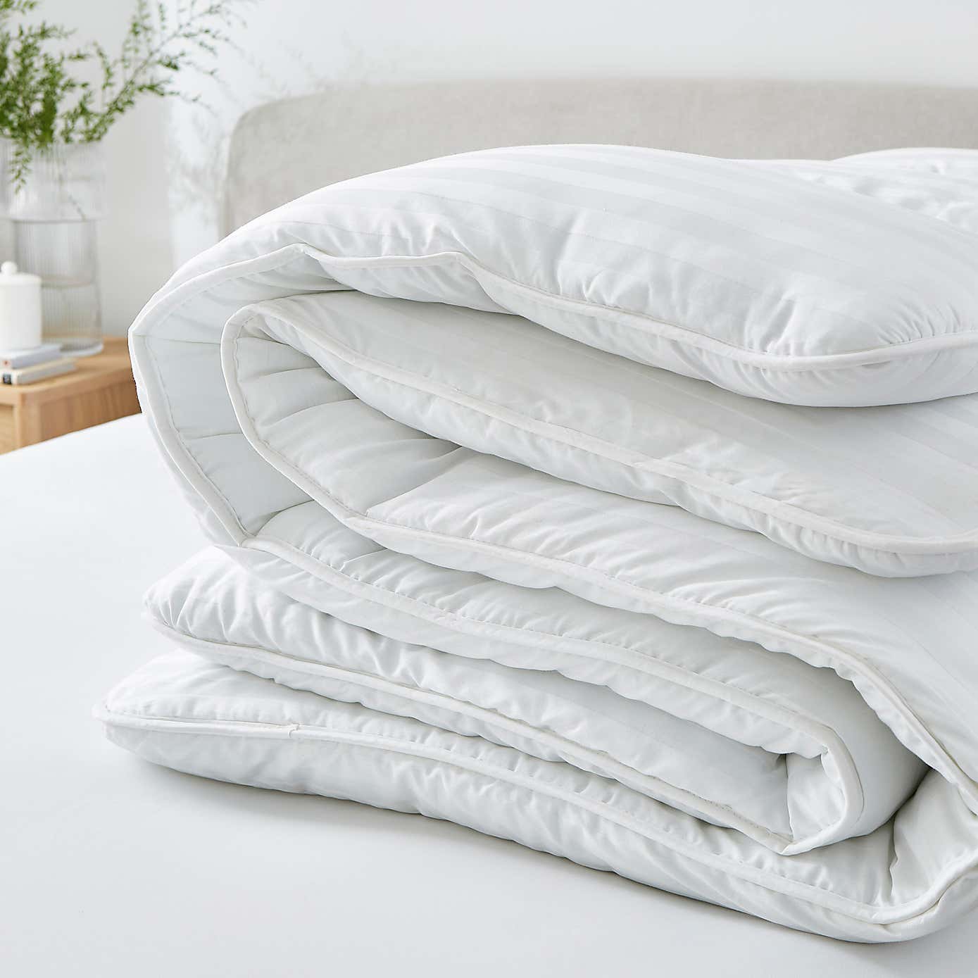 Hotel Luxury Cotton Anti Allergy 10.5 Tog Winter Duvet