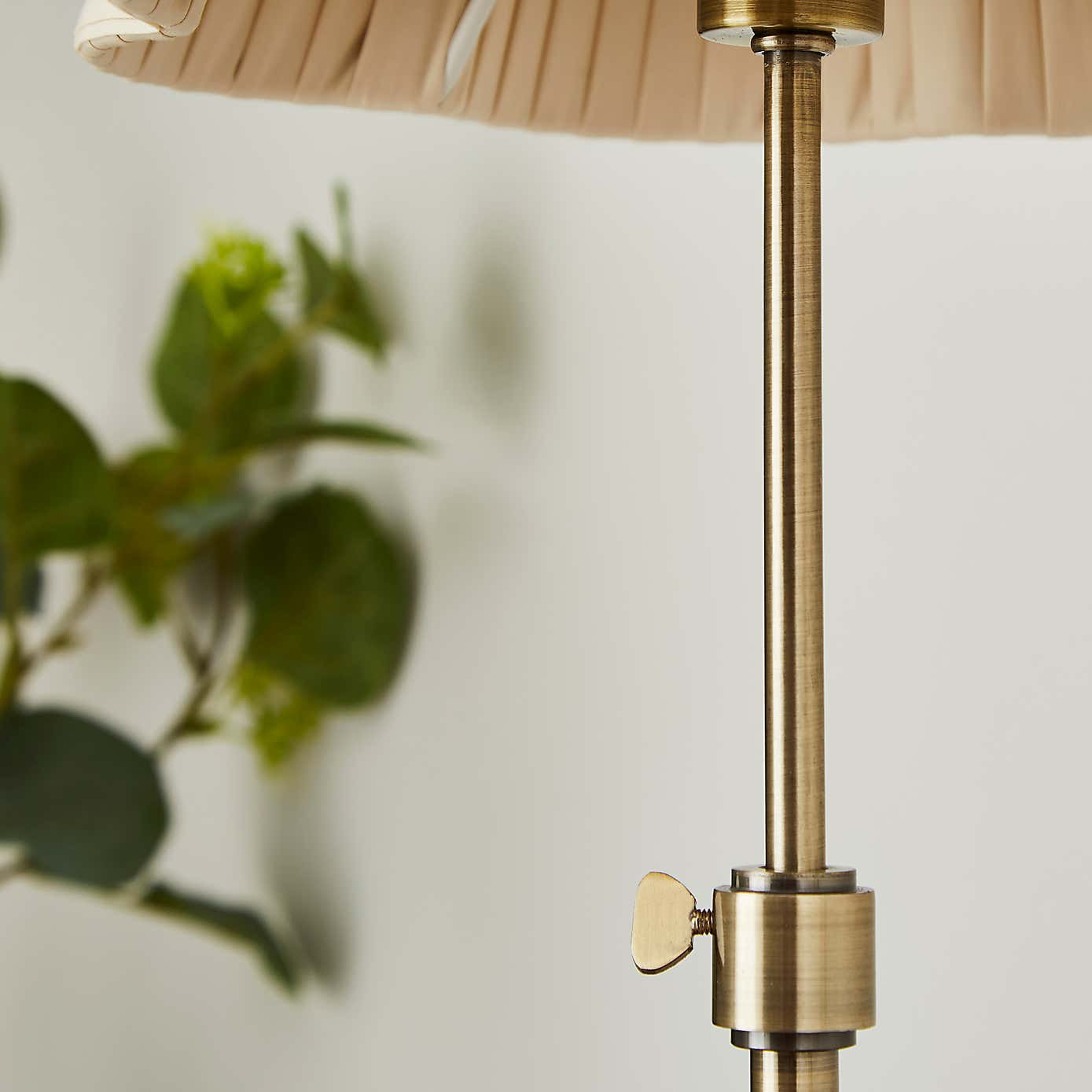 Alloura Mid Century Adjustable Tripod Table Lamp