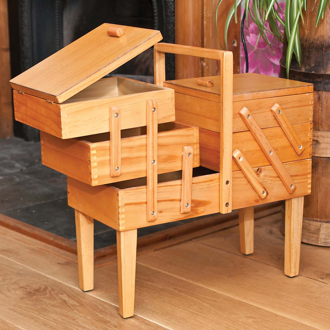 3 Tier Medium Cantilever Box on Legs